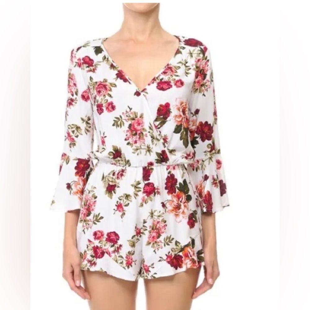 Ambiance Y2K White Red Floral Rayon Bell Sleeves Faux Wrap Romper Size Small